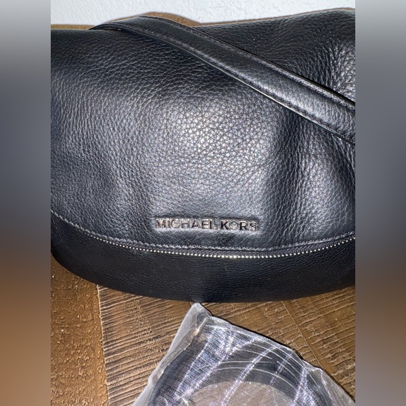 Michael Kors Black Pebbled Leather Crossbody Shoulder Bag Chain Tassel - Picture 2 of 6